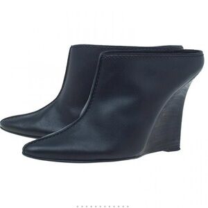 Manolo Blahnik Black Leather Samba Mules